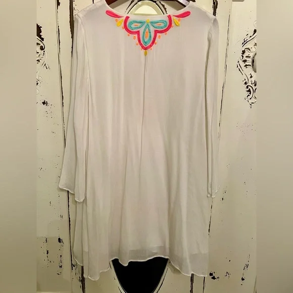 Lilly Pulitzer White Tunic with Pink and Orange Accents. Only worn a few times. - Picture 12 of 15